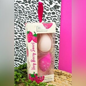 SET OF 2 VERY BERRY SWIRL BLENDING SPONGES